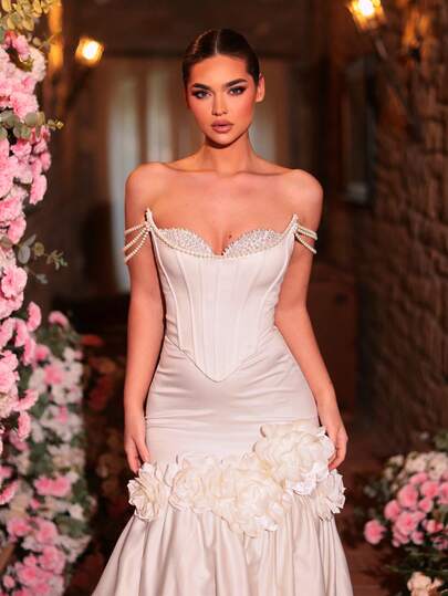 Glamrae 优雅奢华白色缎面手工3D立体花卉珍珠装饰修身鱼尾婚纱，带拖尾。