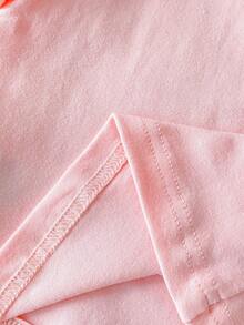 SHEIN Playful Pals 3件套女婴休闲上衣，包括纯粉色、杏色和条纹荷叶边袖背心，舒适亲肤，适合居家、度假或日常穿着。 - 彩色 - 查看 3