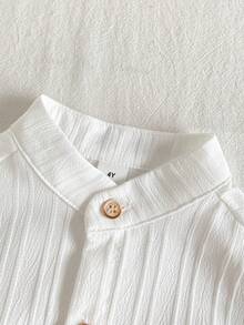 SHEIN 男童夏季休闲纹理纽扣短袖衬衫和条纹短裤套装 - 藍色 - 查看 4