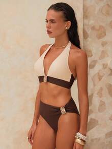 Swim Chiccia 女士夏季挂脖比基尼套装，高腰两件式泳衣，撞色设计搭配金属装饰，聚拢款式，适合海滩和泳池穿着。米色泳衣，棕色比基尼套装，两件式泳衣，棕色泳衣，女士泳衣 - 彩色 - 查看 1