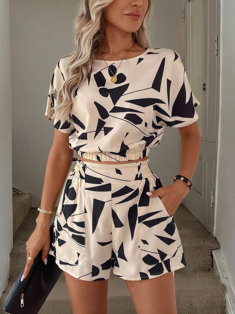 SHEIN LUNE Casual And Comfortable Short Top And Shorts Women's Two Pieces Set With Abstract Geometric Line Design - Suitable For Holiday And Work Commute - Multicolor - View 1