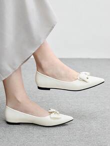CUCCOO BIZCHIC Giày bệt nữ, sandal mũi nhọn thanh lịch với nơ và đinh tán kim loại trang trí, đế da mềm mại, thoải mái cho công sở, đi làm và mang hàng ngày. - Màu be - Xem 4