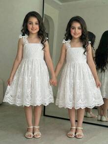 SHEIN Đầm mùa xuân/hè kiểu Pháp thanh lịch, tinh tế, cổ điển dành cho bé gái, thêu ren 3D, điểm nhấn nơ, phối nhiều lớp, xếp ly ở gấu đầm, màu trắng. - trắng - Xem 2