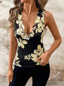 SHEIN Clasi 花卉印花扇形领女式T恤 - 黑色 - 查看 4