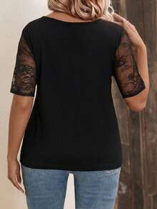 EMERY ROSE 女士蕾丝V领短袖休闲百搭加大码T恤，春夏款 - 黑色 - 查看 2