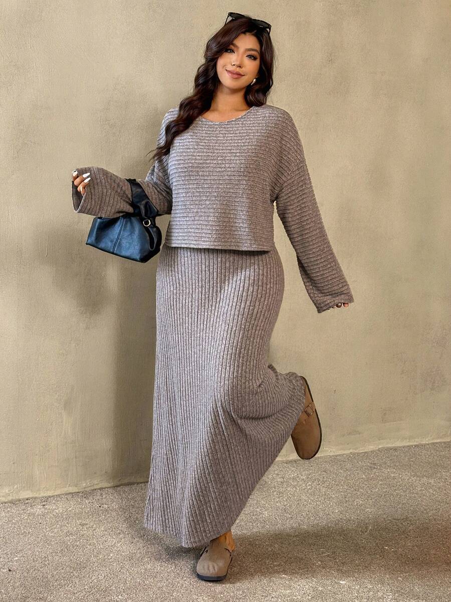 Auralis Bộ đồ 2 mảnh dành cho nữ cỡ lớn, màu trơn, cổ tròn, vai rớt, tay dài, chất liệu gân, gồm áo thun và váy không tay, kiểu dáng thường ngày. - Màu Khaki - Xem 1