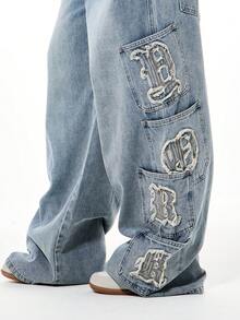 SUMWON WOMEN 女士宽松牛仔裤，饰有哥特字母贴布，阔腿设计，Y2K街头复古水洗裤装，秋冬款 - 淺色水洗藍 - 查看 4