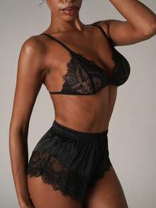 SHEIN BAE 蕾丝三角上衣 & 短裤 睡衣套装 / 睡衣套装 - 黑色 - 查看 6