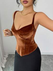 SHEIN Elenzya 女士秋冬都市时尚奢华宴会复古优雅酒红色天鹅绒吊带深V领高腰修身短款吊带背心，适合日常穿着、婚礼、正式晚宴、通勤、毕业派对、节日、度假、约会、派对、万圣节、圣诞节、新年、感恩节等场合。 - 棕色 - 查看 7