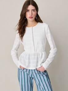 Nöista 提花圆领长袖衬衫，荷叶边下摆，实用口袋设计。优雅百搭，适合春季穿搭、休闲装扮和精致日常造型。 - 白色 - 查看 1