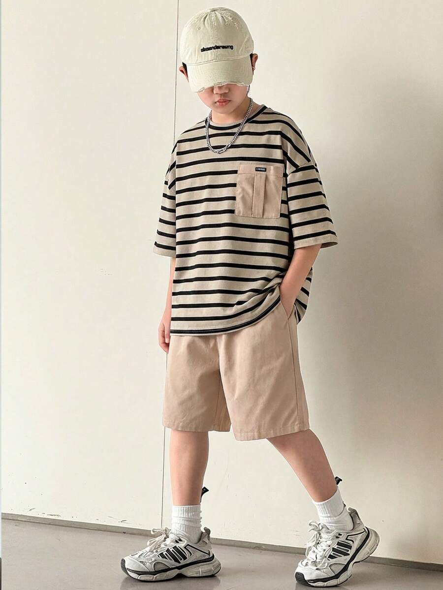 两件套儿童/青少年男童休闲韩版宽松条纹撞色口袋圆领短袖T恤和纯色短裤套装，舒适百搭，适合通勤、上学、日常休闲、运动，春夏皆宜。 - 卡其色 - 查看 1