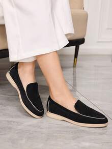 Sleekvia 女士时尚黑色绒面革舒适休闲乐福鞋，适合通勤、户外活动、购物、工作和日常穿着。 - 黑色 - 查看 4