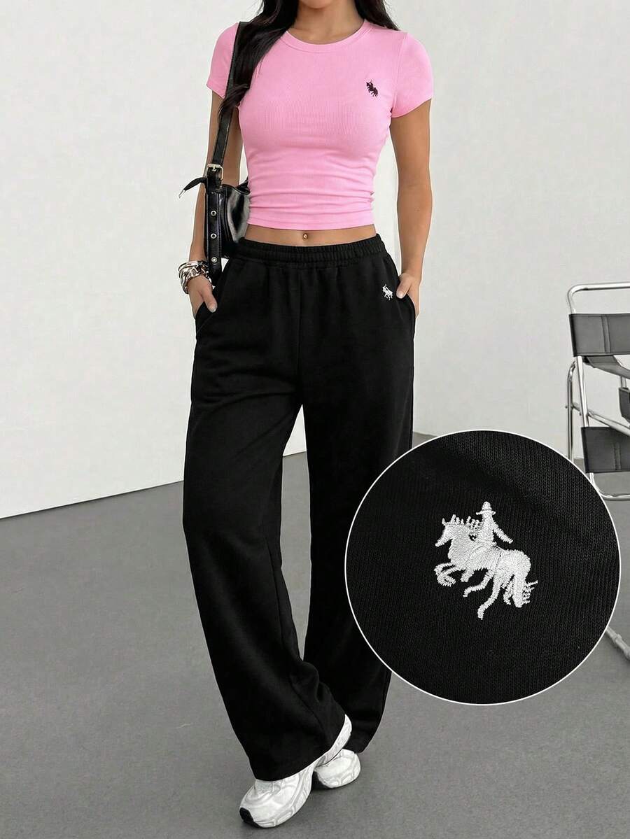 SHEIN EZwear 2件套 女士修身休闲骑士刺绣短袖T恤和裤子套装 - 彩色 - 查看 1