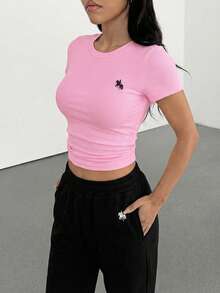 SHEIN EZwear 2件套 女士修身休闲骑士刺绣短袖T恤和裤子套装 - 彩色 - 查看 4