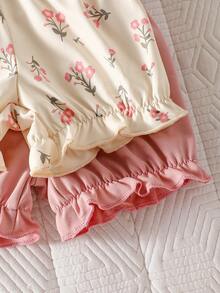 SHEIN 2 piezas Conjunto de ropa para bebé niña recién nacida: Mono de manga corta + Pantalones cortos con dobladillo de volantes, cintura elástica, tela suave, transpirable para el verano, mezcla y combina dos estilos - Floral diminuto fresco y sanador, unicolor suave y dulce - Multicolor - Ver 8