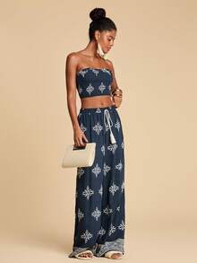 Travachic 2pcs Women Navy Blue And White Contrast Color Print Bandeau Top And Pants Set,Summer Boho Beach Vacation Holiday Outfits,Casual Floral Party Outfit - Blue - View 1