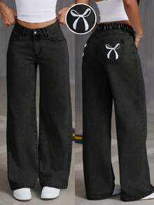 少女Y2K休闲浅色水洗刺绣高腰牛仔裤，饰有蝴蝶结刺绣设计，适合万圣节、秋季、圣诞节等场合，也适合秋冬季返校季穿着，兼具街头复古风，舒适百搭，适合8-12岁女孩，可用于学校、居家和旅行等各种场合。 - 黑色 - 查看 1