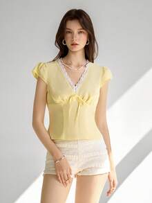Ardnt 优雅法式蕾丝边V领修身休闲女式衬衫，百搭夏季款 - 黃色 - 查看 4