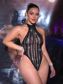 全身镶满水钻！MidnightGlam 水钻露背连体裤，饰有竖向网纱细节，适合午夜派对的吸睛造型。 - 黑色 - 查看 3