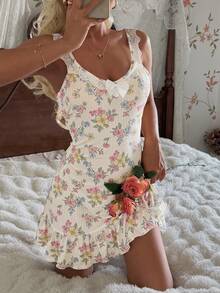 CottageSlumber Nuisette romantique à imprimé floral avec nœud et garniture en dentelle, moulante et sexy - Nude - Voir 1