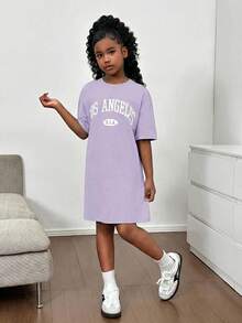 SHEIN 青少年女孩休閒街頭風寬鬆大尺寸短袖洋裝 T-shirt，印有英文標語，適合假期派對、聚會、外出 - 淡紫色 - 查看 5