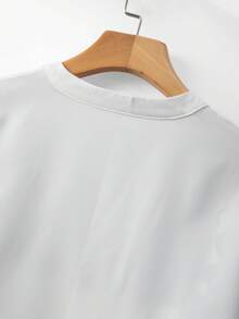 GlowEve CURVE 大码时尚休闲V领印花刺绣复古风衬衫，适合春夏、返校、度假、毕业典礼、节假日、情人节、圣诞节、音乐节、母亲节、万圣节、感恩节、复活节、国庆节、舞会、生日、约会、派对、婚礼、户外活动等场合。 - 彩色 - 查看 7