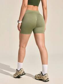 Exploreva Solid Color Tight Waist Seamless Fashionable Outdoor Sports Shorts - Green - View 2