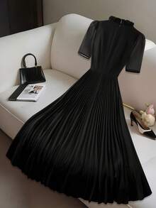 GlowEve CURVE 大码女式荷叶边圆领蝴蝶结泡泡袖网纱拼接褶裥腰部黑色长款连衣裙 - 黑色 - 查看 2