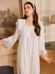 PalaceNights 宫廷风前片刺绣蕾丝流苏边开襟纽扣宽松长款女士睡裙 - 白色 - 查看 1