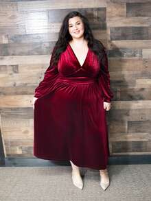 Truni Plus Size Velvet Cinched Waist Lantern Sleeve Midi Dress, For Pear & Triangle Body Shape - Burgundy - View 1
