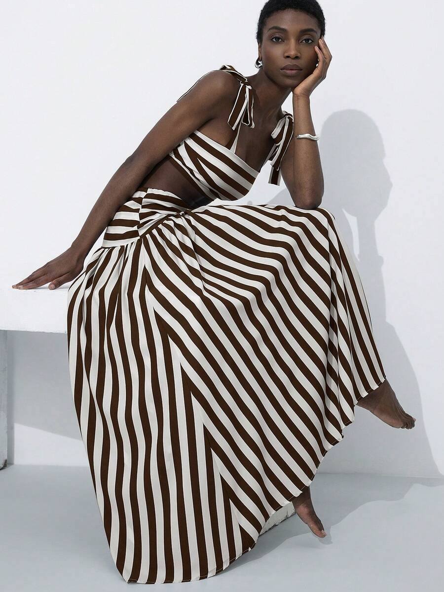 Aveloria Modichic 新款时尚度假沙滩风女士性感经典撞色条纹抹胸蝴蝶结吊带露脐上衣搭配高腰半裙，两件套 - 棕色 - 查看 1