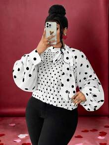Maweii 大码女士优雅波点雪纺印花薄纱领蝴蝶结前褶泡泡袖衬衫，适合音乐会、郊游、夜间约会、派对、圣诞节、新年等各种场合。 - 彩色 - 查看 4
