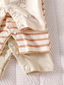 SHEIN 3件套新生儿可爱印花条纹短袖连体衣，夏季新生儿中性套装，中性新生儿服装，中性婴儿服装，男女通用新生儿服装，男女通用短袖婴儿连体衣，中性新生儿服装，新生儿夏季服装 - 彩色 - 查看 6