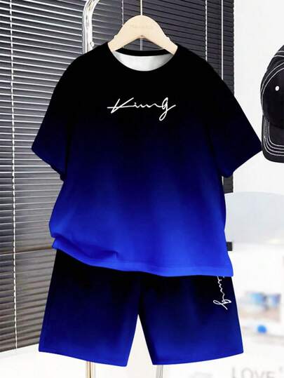 SHEIN Teen Boys' Blue & Black Ombre Print Minimalist Silhouette Crew Neck Short Sleeve T-Shirt & Shorts Set, Casual, Comfortable, Versatile, Suitable For Daily Wear, School, Outings, Outdoor Activities, Music Festivals, Holiday Parties, Summer Beach Vacations, Summer Vibes, Festivals Blue Short Set Boy 2 Piece Set Royal Blue And Black Teen Boy 2 Piece Set Drippy Outfits Sets For Teen Boy Boy Royal Blue And Black Short Set