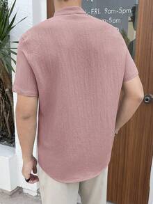 HIMLAND 男士纯色立领前开襟纽扣梭织休闲短袖衬衫 - 粉色 - 查看 3