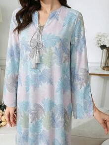 Al Najma 女士树叶印花缺口领扭结流苏装饰优雅长袖连衣裙 - 藍色 - 查看 2