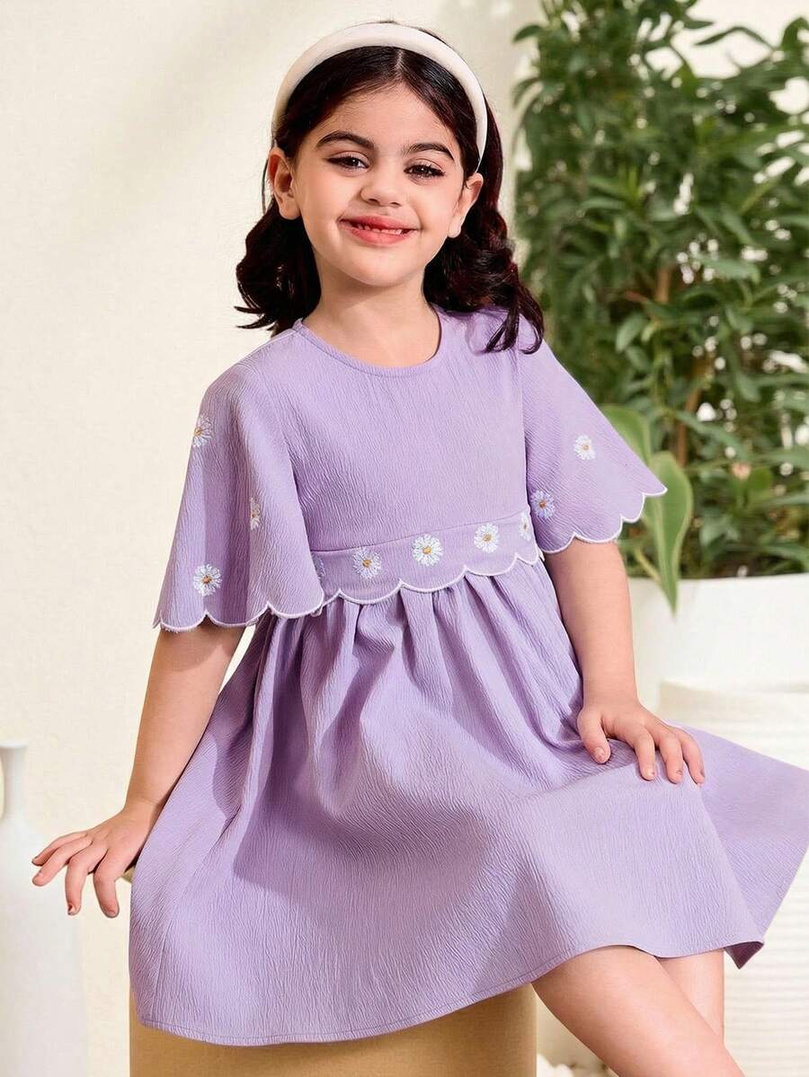 SHEIN Rochie de vacanță casual pentru fete tinere, cu model floral, brodat cu margarete, petale, mâneci clopot, țesute în stil leagăn, culoare solidă - Mov Mov - Vizualizare 1