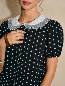 Poéselle 女士雪纺波点刺绣领泡泡袖衬衫 女士彼得潘领上衣 女士波点上衣 女士上衣和衬衫 女士休闲上衣 女士短袖上衣 女士最新款上衣 波点衬衫 女士新品上市，假日约会装扮，社交衬衫，2026夏季穿搭，夏季美学穿搭 - 黑色 - 查看 7