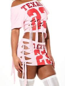 SUMWON WOMEN 德克萨斯大学校队系带镂空迷你裙，大学运动号码印花侧系带设计，运动时尚俱乐部套装 - 粉色 - 查看 4