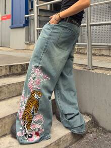ROMWE MEN Men's Floral & Tiger Embroidery Pattern Loose Fit Jeans - Blue - View 4
