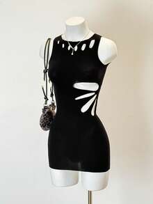 Flirla Vestido negro mini con hombros asimétricos y sin mangas para mujer - Negro - Ver 3