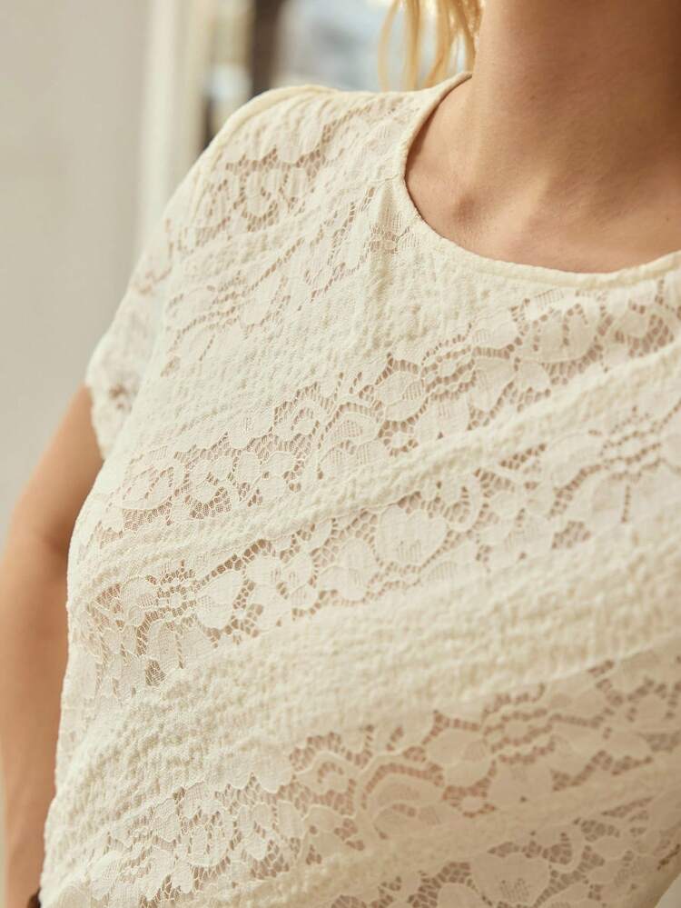 WOMEN'S APRICOT OBLIQUE CUT TEXTURED LACE SHORT SLEEVE T-SHIRT