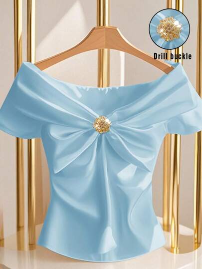 Franclia Blusa de satén blanco con hombros descubiertos y lazo lujoso, estilo francés para el verano