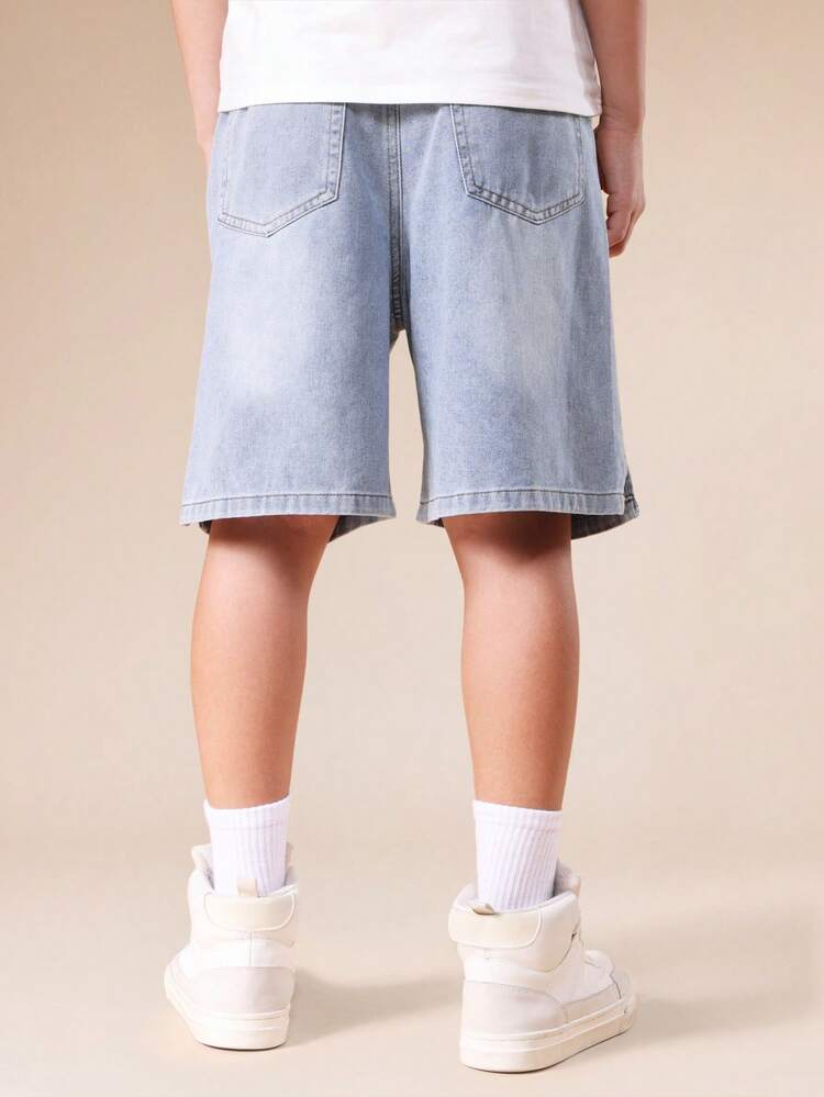 Jeansshorts mit Schlitz am Saum