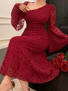 Dazy Plus Đầm dự tiệc ôm sát bằng nhung phối ren tương phản dành cho nữ cỡ lớn, gợi cảm và co giãn, thích hợp cho buổi hẹn hò đêm hè. - Màu Đỏ Sâu - Xem 1