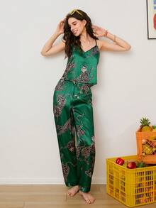 年轻时尚豹纹吊带V领性感上衣搭配直筒裤绿色两件套睡衣套装（女款） - 綠色 - 查看 3