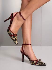 CUCCOO SZL 豹纹拼接酒红色细高跟露跟凉鞋，豹纹元素散发着艳丽的气息，可搭配黑色紧身裙出席酒吧和音乐节，也可搭配牛仔外套和短裤打造街头风，约会、闺蜜聚会等场合穿着都非常吸睛。 - 彩色 - 查看 3