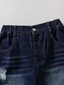 Mirajuku 男童街头时尚黑色字母印花宽松白色短袖T恤，搭配复古浅蓝色做旧宽松直筒牛仔短裤，面料柔软舒适，休闲日常穿着。 - 白色 - 查看 7