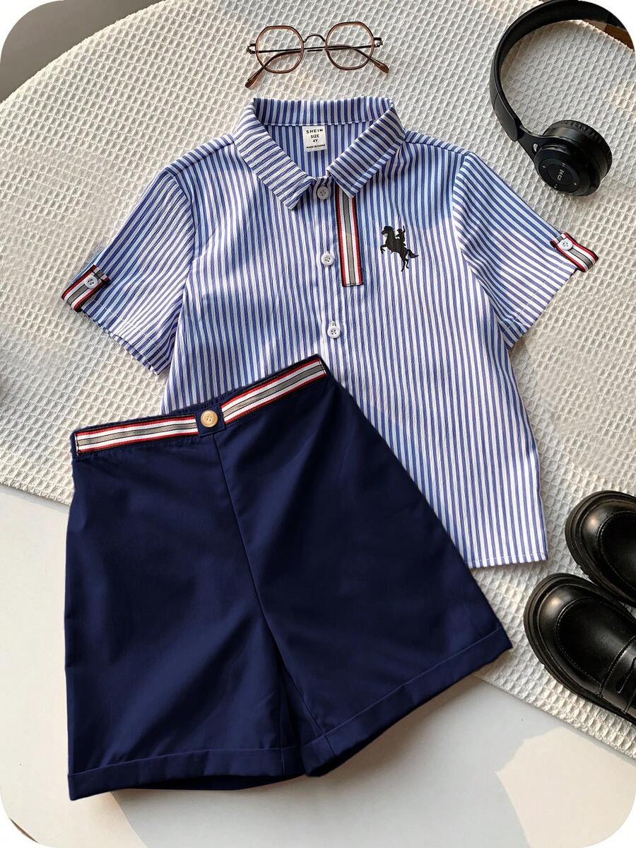 SHEIN 两件套，价格实惠，休闲运动学院风，彩色条纹缎带装饰Polo领短袖衬衫搭配卡其色梭织短裤，适合日常穿着、运动、郊游、校园活动、聚会、节日庆典、拍照、返校季、春夏穿着。