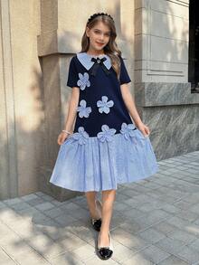 SHEIN Rochie plisată casual pentru fete preadolescente: Ținută adorabilă și ușoară, cu design în dungi și culori solide, cu aplicații florale 3D delicate, asortată cu mâneci scurte confortabile. - Albastru marin - Vizualizare 3